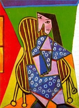 Mujer sentada en un sillón 1919 Pablo Picasso Pinturas al óleo